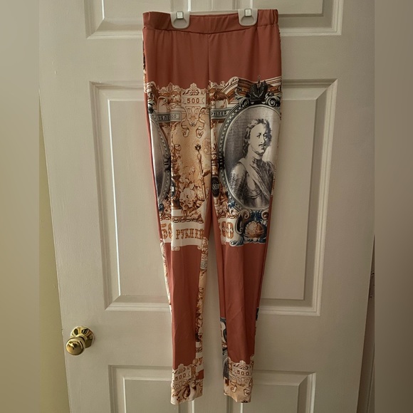 Rich Detailed 2pc Fashion Set - Picture 2 of 2